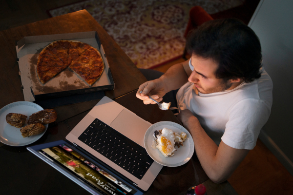 Lefekvés előtti túlevés